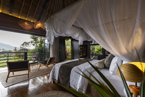 Executive Villa | Premium bedding, pillow-top beds, minibar, in-room safe