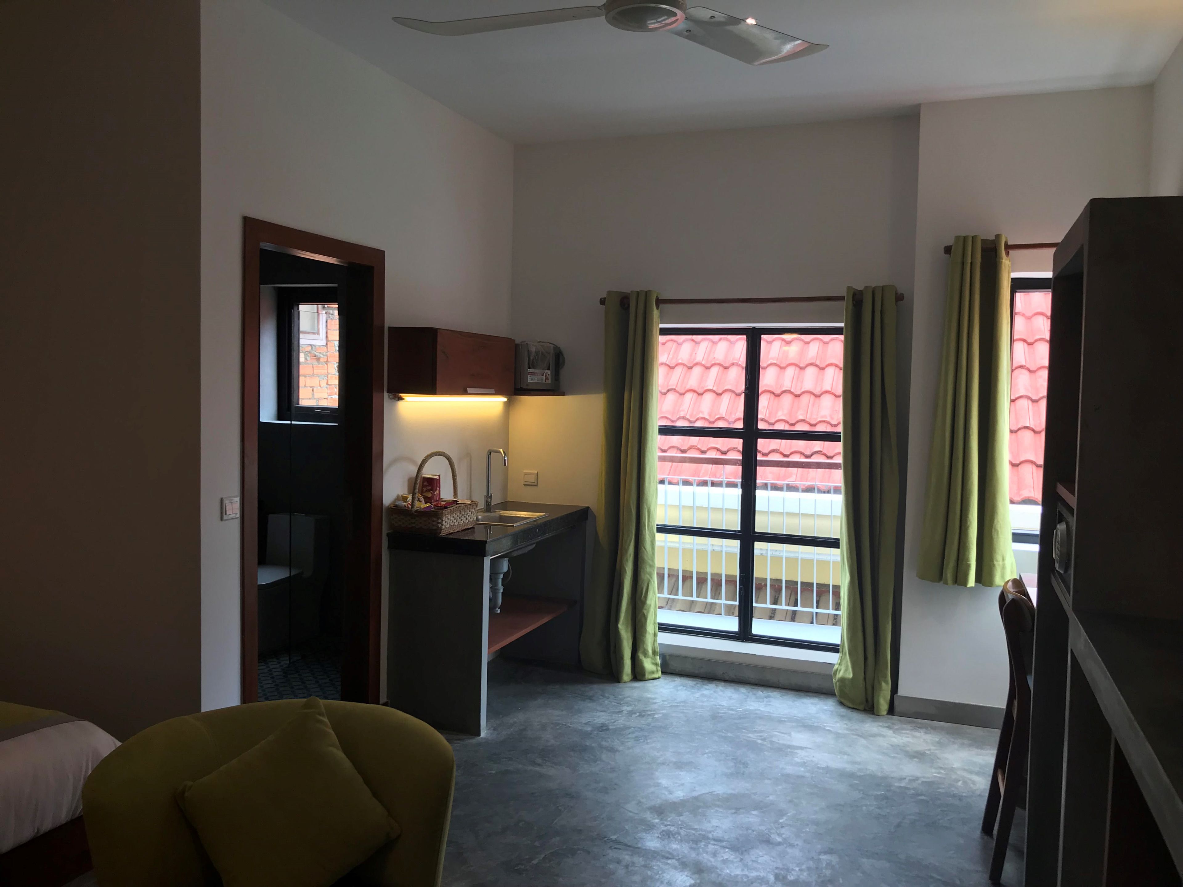 superior king with kitchenette | premium bedding, select comfort beds, minibar, in-room safe