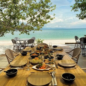 4 restaurants; lunch and dinner served - Dakak Park & Beach Resort (Dapitan)