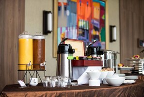 Desayuno buffet todos los días (con cargo)