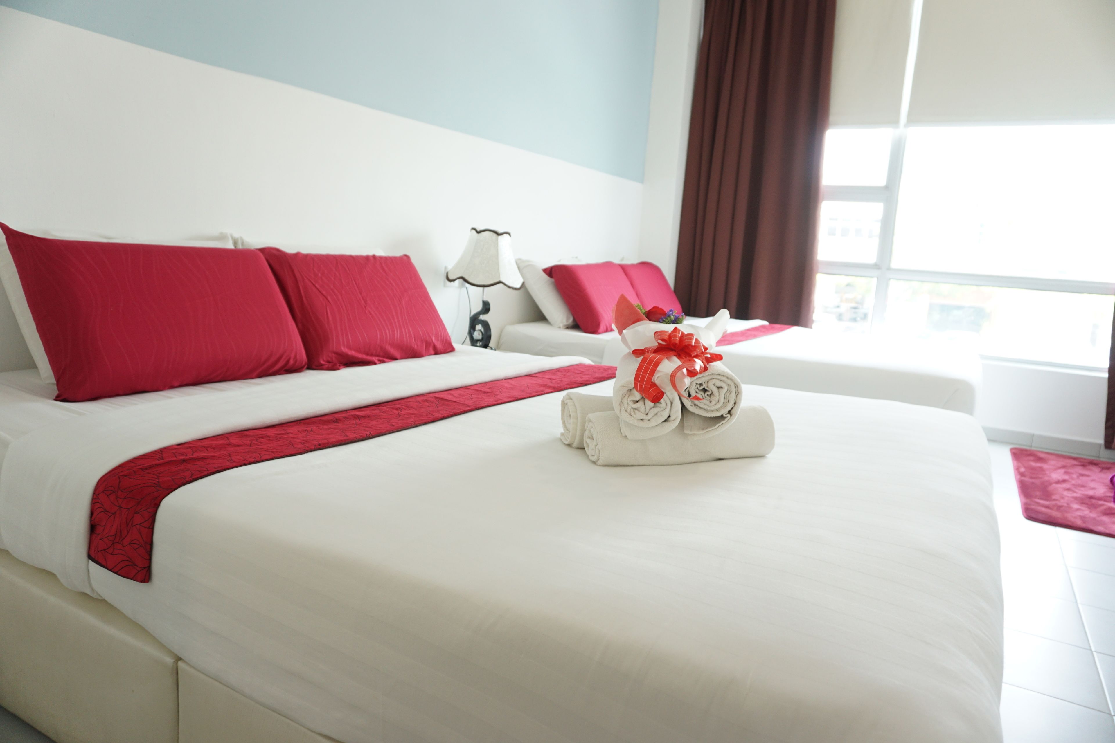Family Quadruple Room, 2 Katil Ratu (Queen), City View | 1 bilik tidur, meja, seterika/papan seterika, Wi-fi percuma 