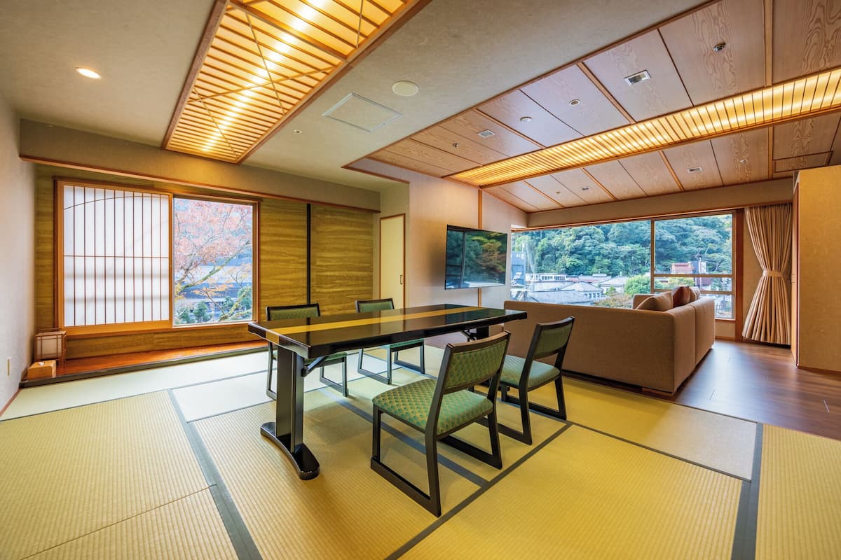 패밀리룸, 강 전망 (Manyou No 501,w/ Private Bath - Onsen) | 오리/거위털 이불, 객실 내 금고, 무료 WiFi, 침대 시트