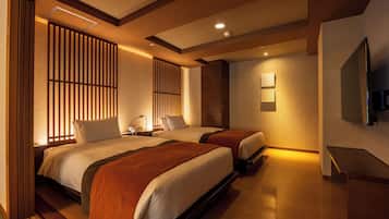 Shusui-an Town View Japanese-Western Style Room with Private Open-Air Bath - Onsen | 1 bedroom, down comforters, free minibar, in-room safe