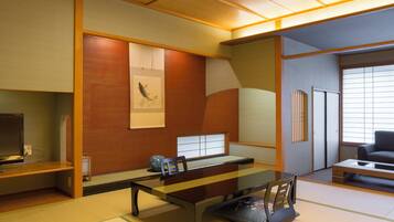 Basic Room, River View | 1 bedroom, down duvets, free minibar, in-room safe