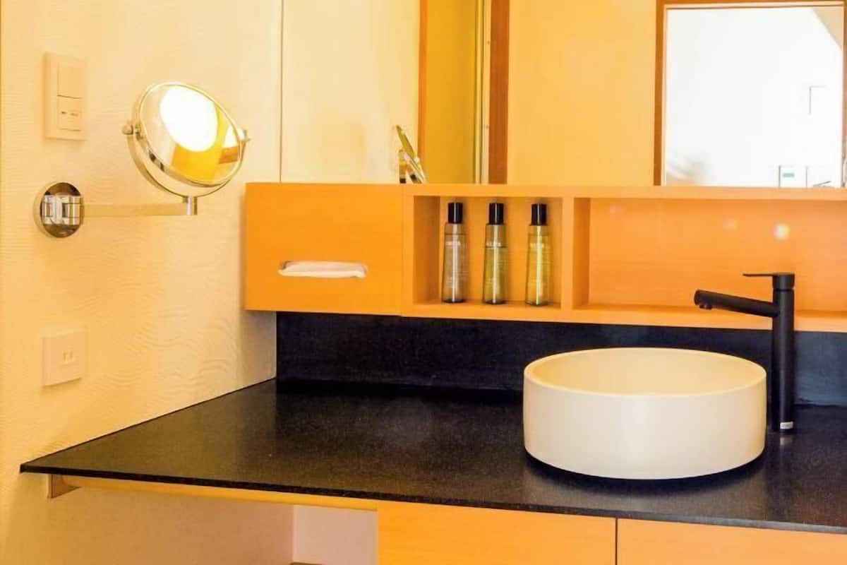 Bagno | Vasca con acqua sorgiva, set di cortesia gratuito, asciugacapelli