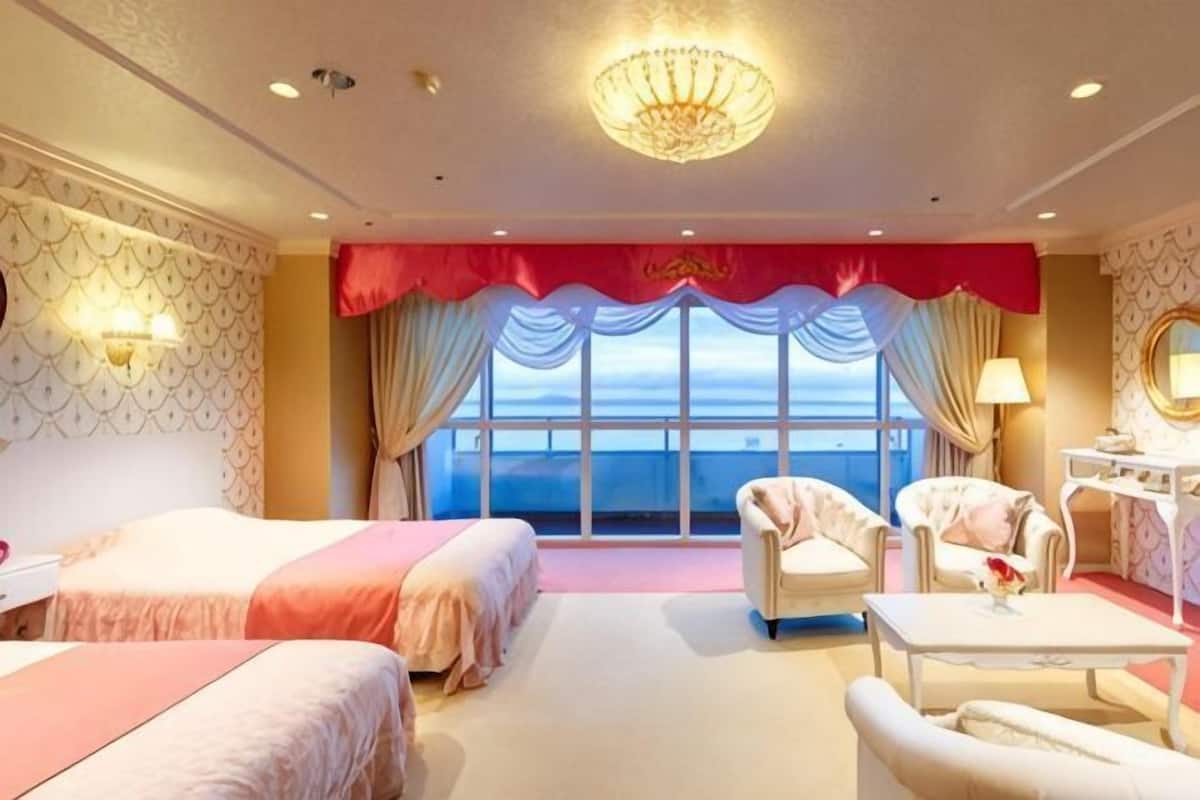 1 slaapkamer, een kluis op de kamer, individueel gedecoreerd