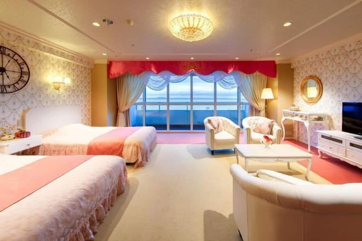 1 slaapkamer, een kluis op de kamer, individueel gedecoreerd