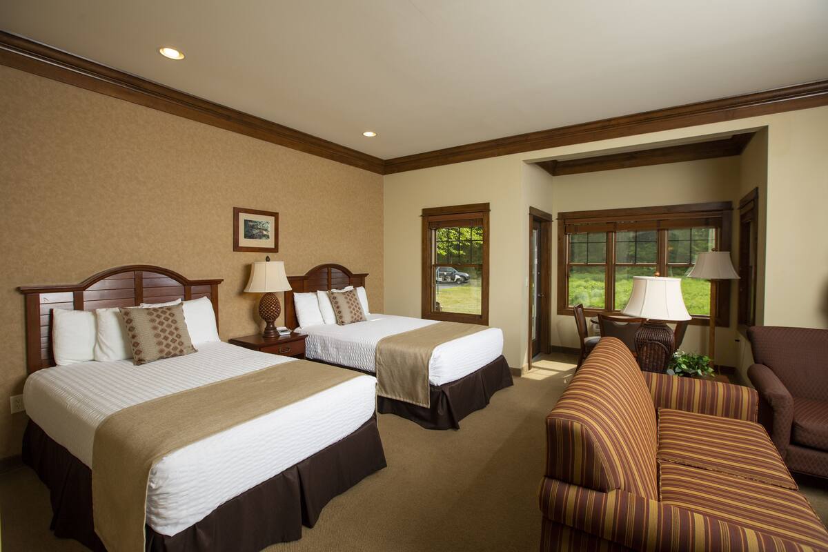 In-room safe, desk, iron/ironing board, free WiFi