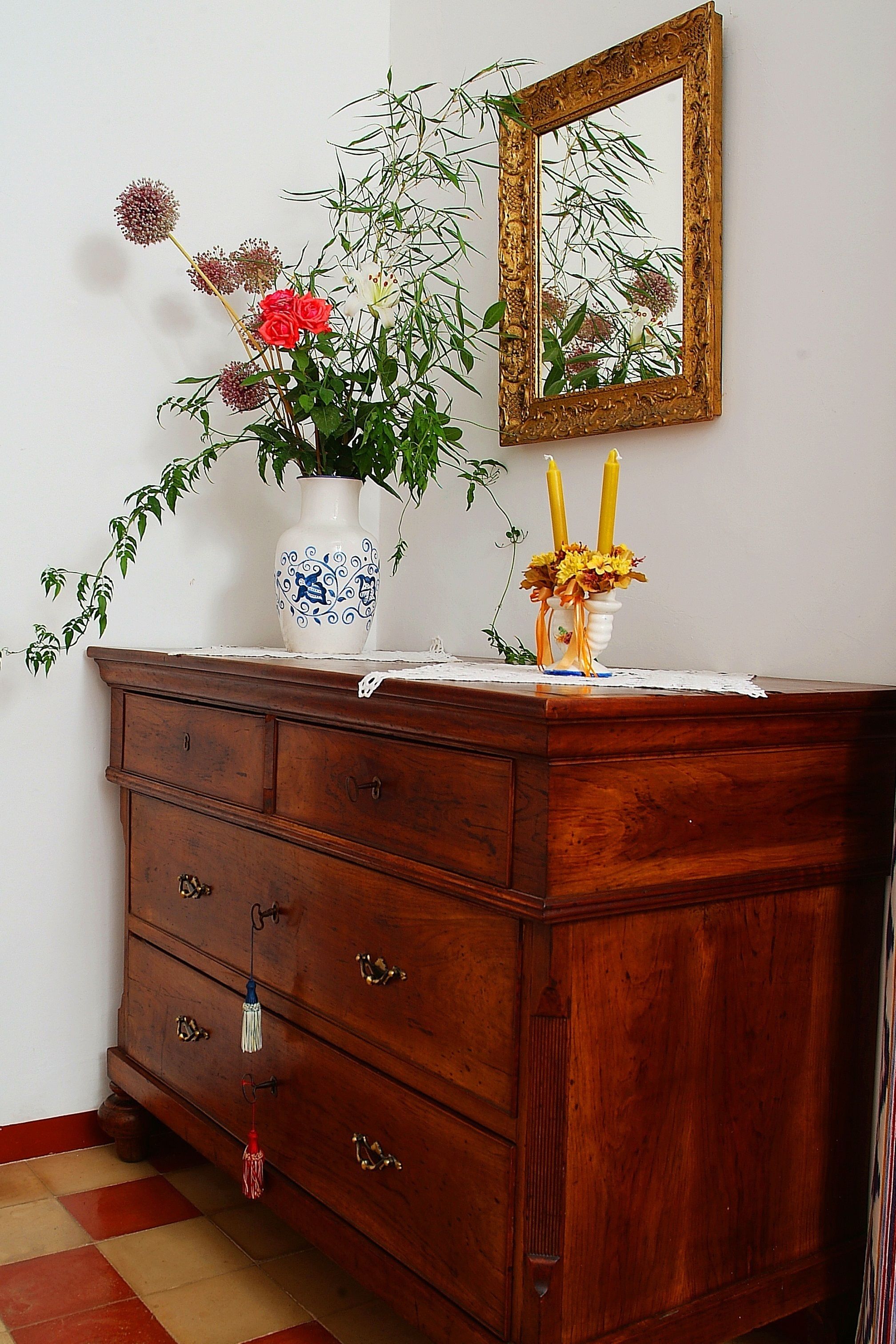 superior double room | minibar, in-room safe, individually decorated, individually furnished