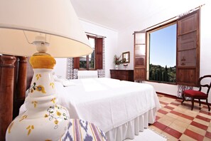 Dobbeltrom – superior | Minibar, safe på rommet, individuelt dekorert og individuelt innredet