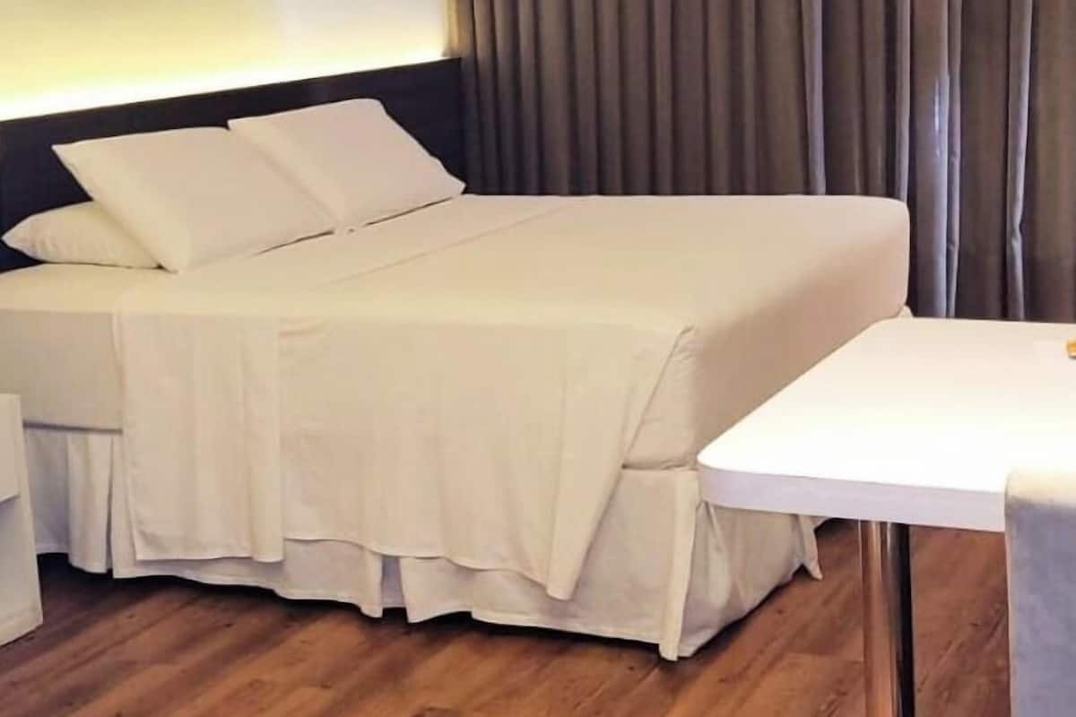Minibar, desk, blackout curtains, free WiFi