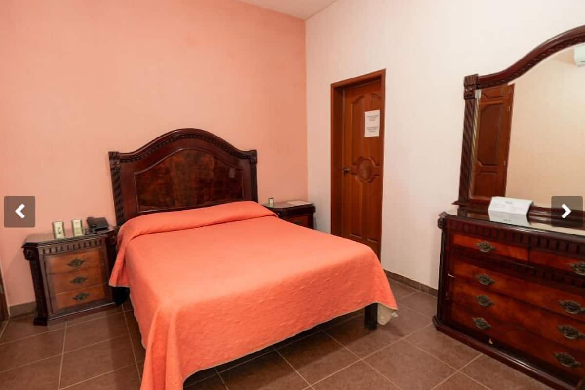 Traditional-Zimmer | Individuell eingerichtet, Bügeleisen/Bügelbrett, kostenloses WLAN