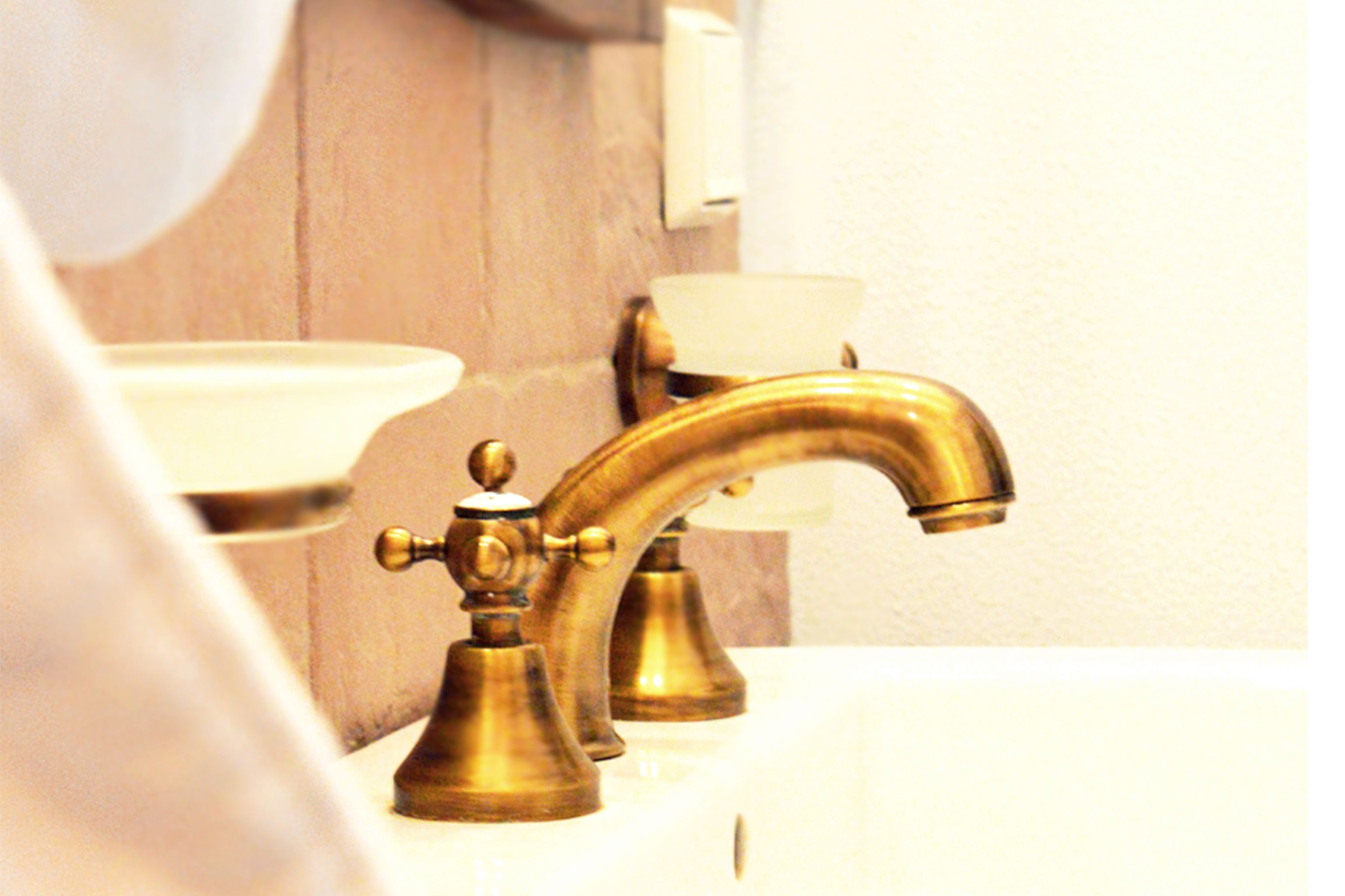 deluxe double room, balcony, partial sea view | bathroom | shower, free toiletries, towels