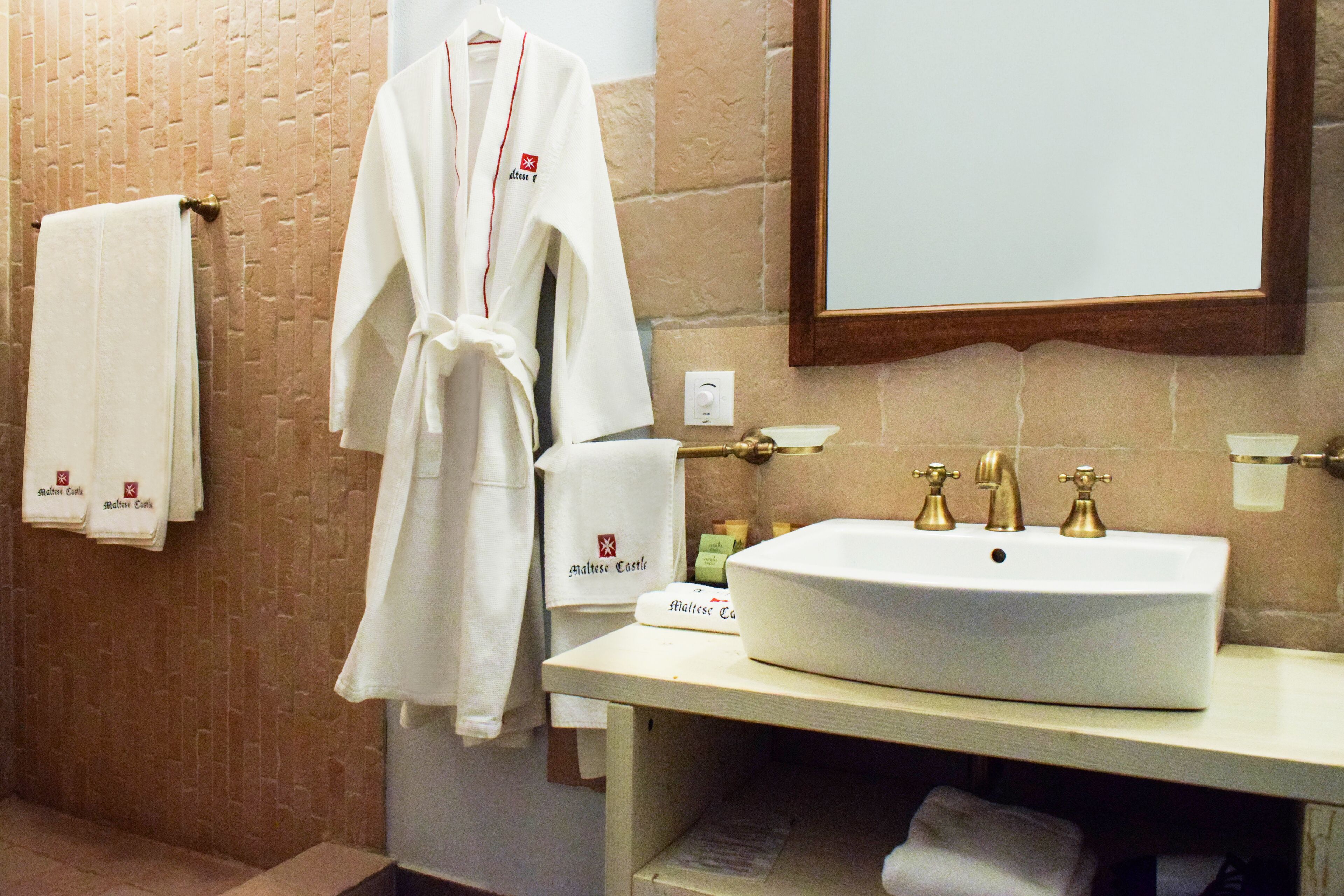 shower, free toiletries, towels