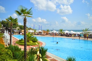 Seasonal outdoor pool, open 9:00 AM to 6:00 PM, pool umbrellas - Oasis Resort Lozenets (Tsarevo)