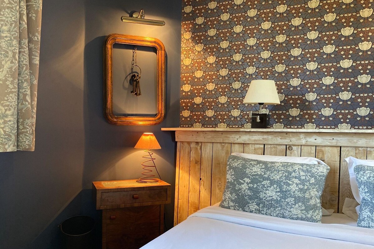 Comfort Room | Premium bedding, individually decorated, individually furnished
