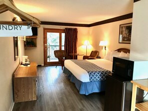 Room, 1 King Bed (Pet- Friendly) | Laptop workspace, blackout drapes, free WiFi, bed sheets - Four Seasons Inn (Maggie Valley)