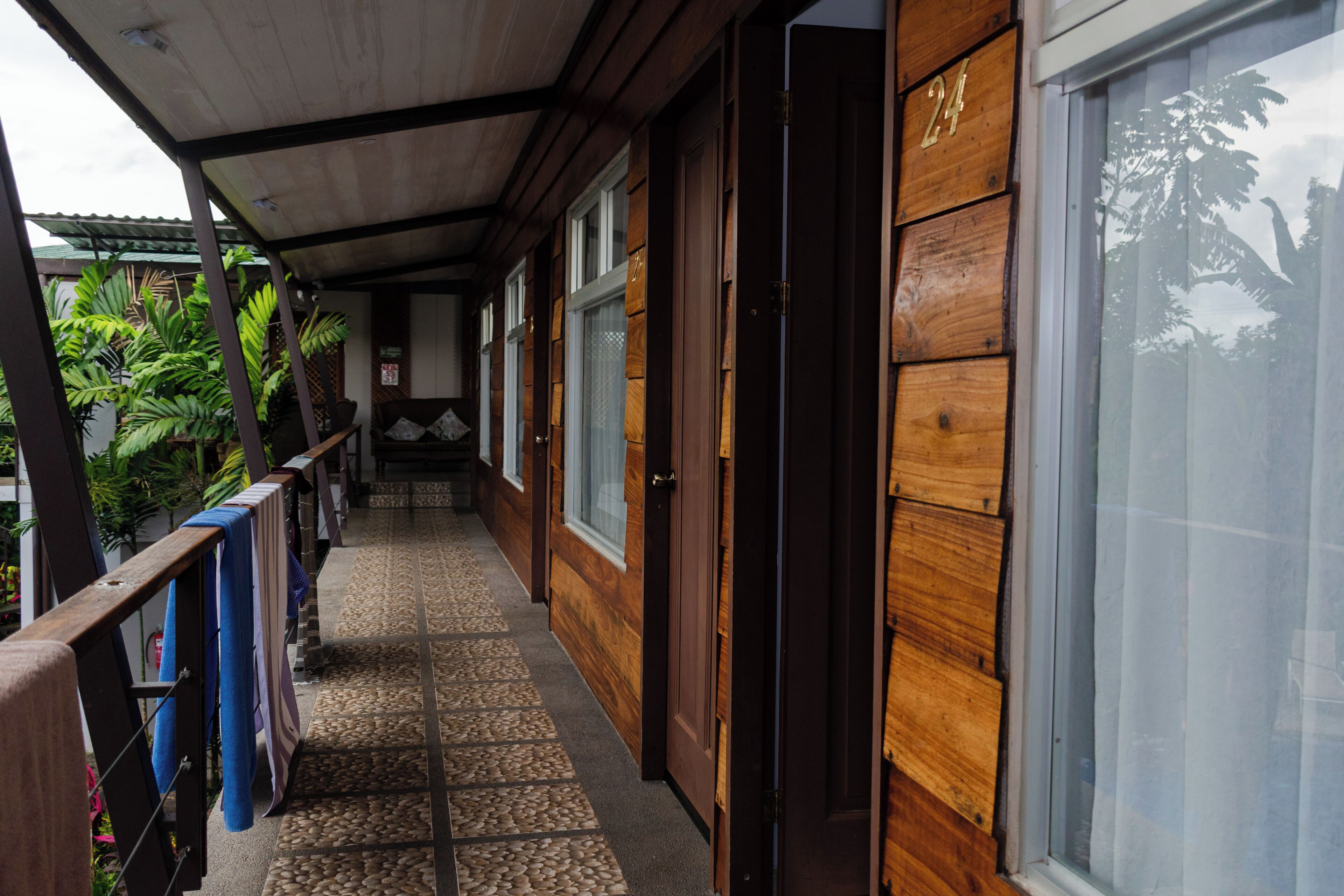 family room | 1 bedroom, in-room safe, free wifi, bed sheets