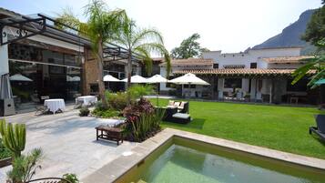 Outdoor pool, pool loungers