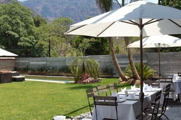 Se sirven desayunos, comidas, cenas y cocina mexicana