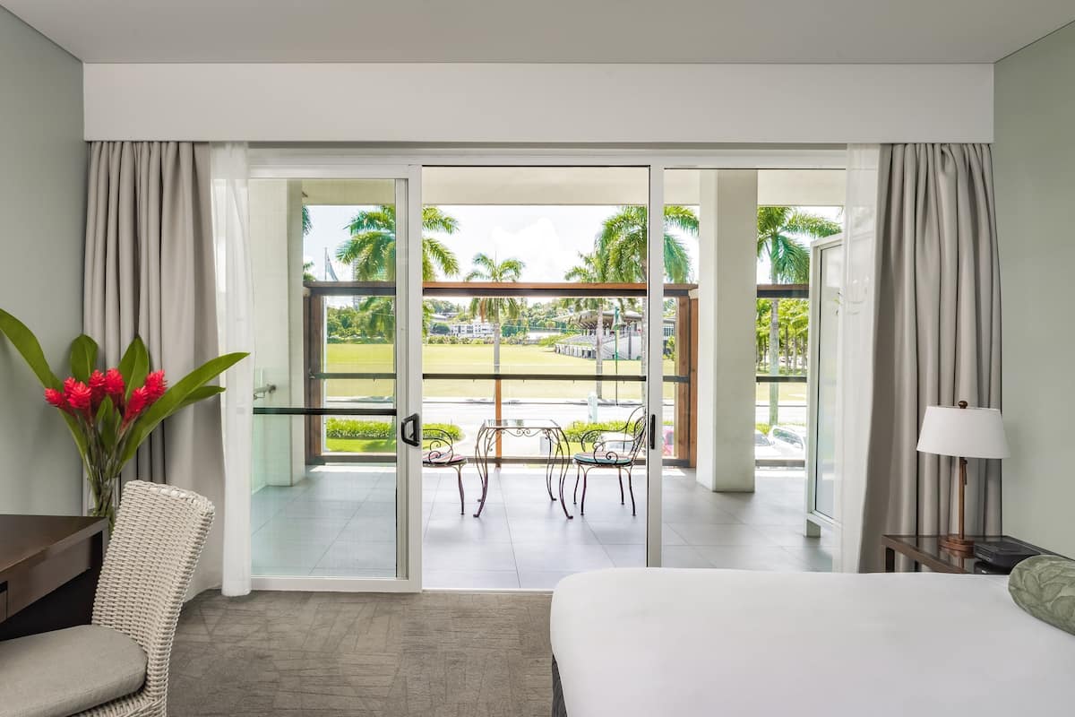 classic room, 1 king bed | 1 bedroom, premium bedding, down duvets, pillow-top beds