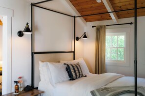 Premier Cottage, 1 Bedroom, Garden View, Garden Area | Premium bedding, down comforters, minibar, individually decorated - Beltane Ranch (Glen Ellen)