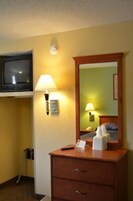 Double Room, Non Smoking | Free WiFi, bed sheets