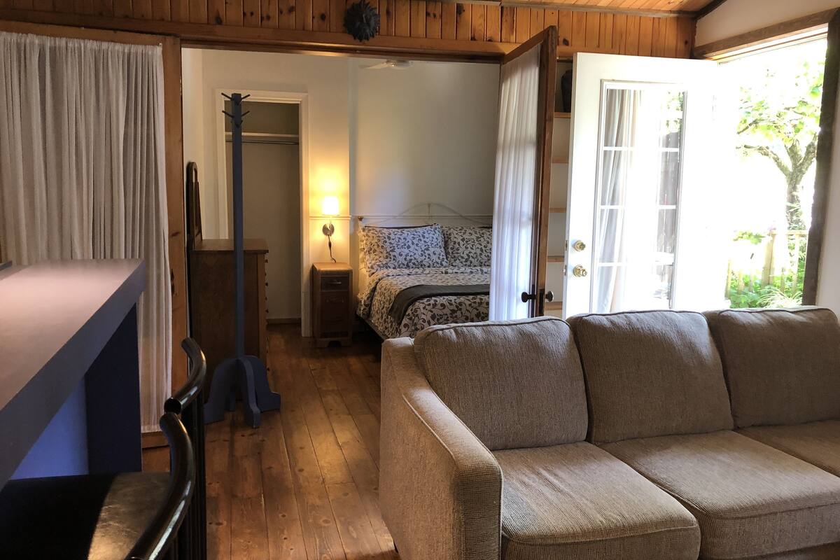 Studio, 1 Queen Bed, Gas Fireplace (La Terrasse) | Living area