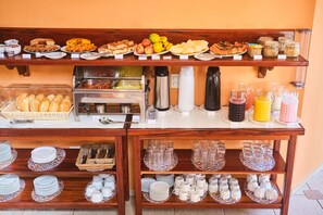 包每日自助早餐