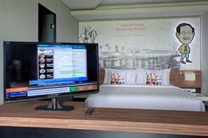 Frigobar, cofres nos quartos, escrivaninha