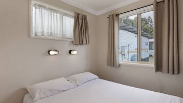 Economy Cabin, 2 bedrooms - Sleeps 4