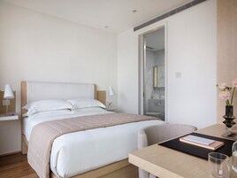 雙臥室套房 | 意大利 Frette 床單、高級寢具、羽絨被、房內夾萬