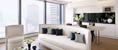 Harbour & City View Suite | City view