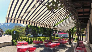 Food and drink - BasicRooms Hotel (Matten bei Interlaken)