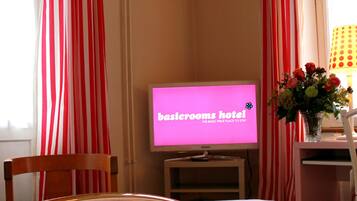 Escritorio y wifi gratis