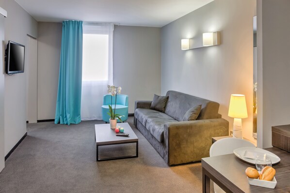 Apartment, 1 Bedroom | Living room