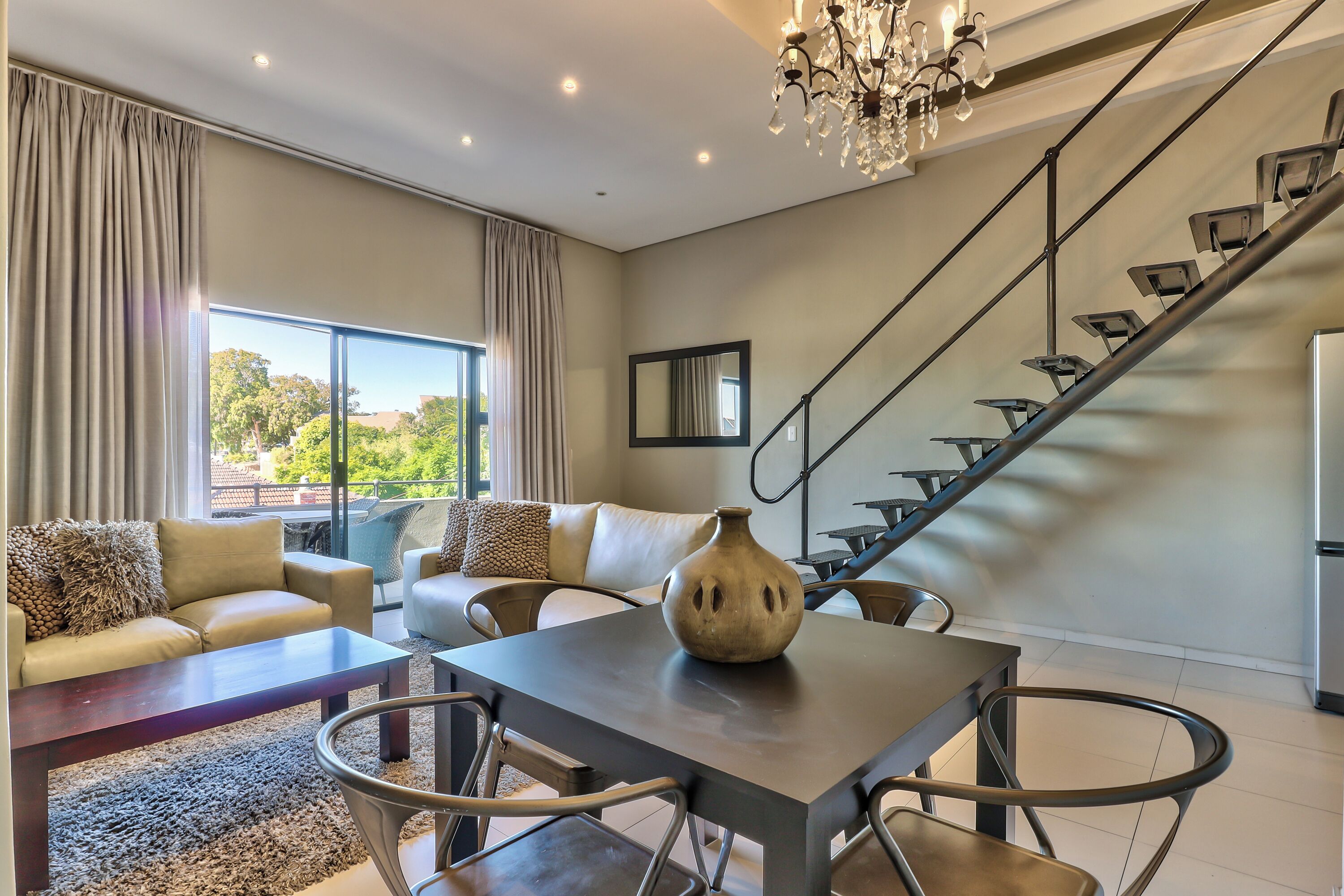 Luxury Apartment, Air conditioning, City View | Living area