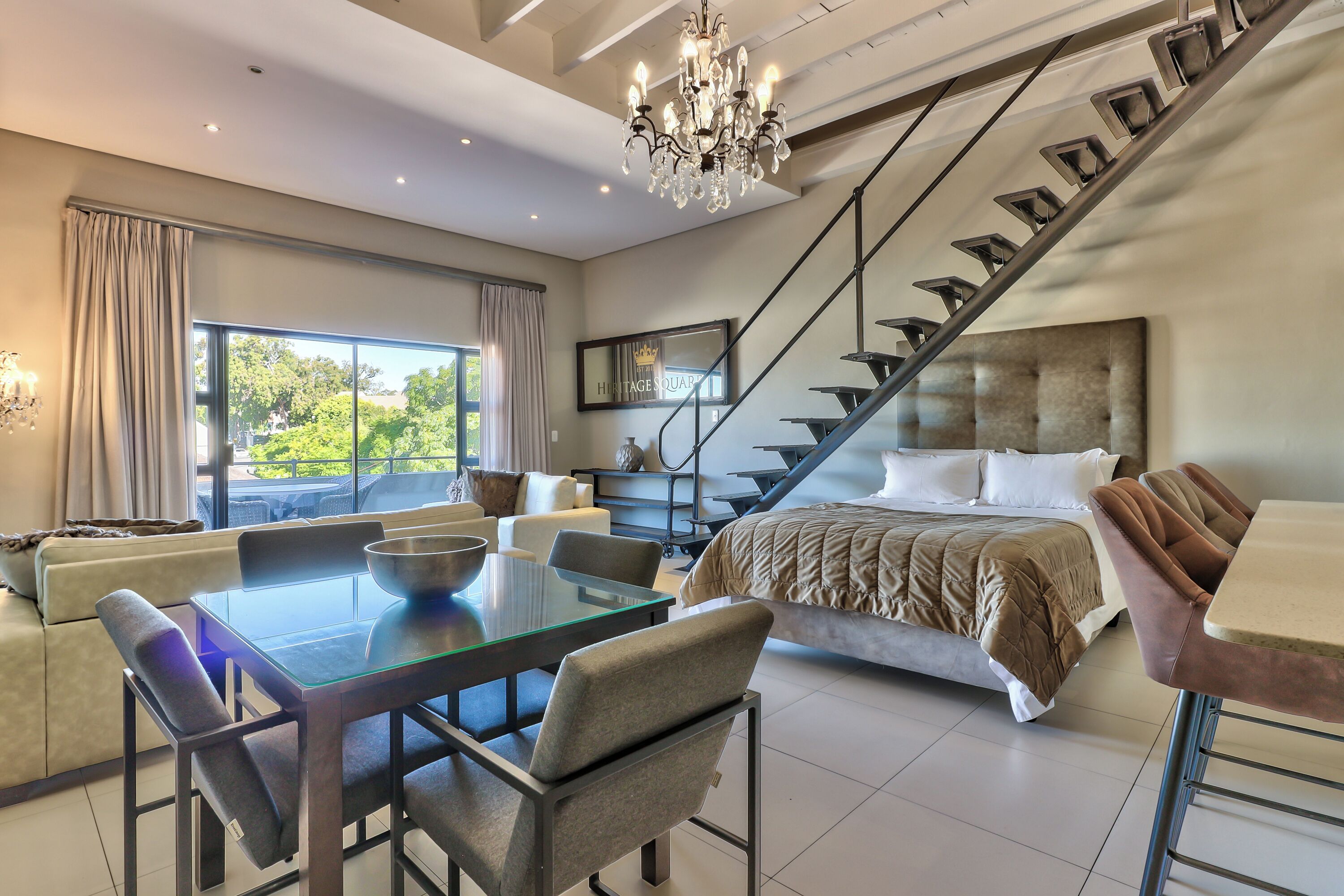 Luxury Apartment, Air conditioning, City View | Living area