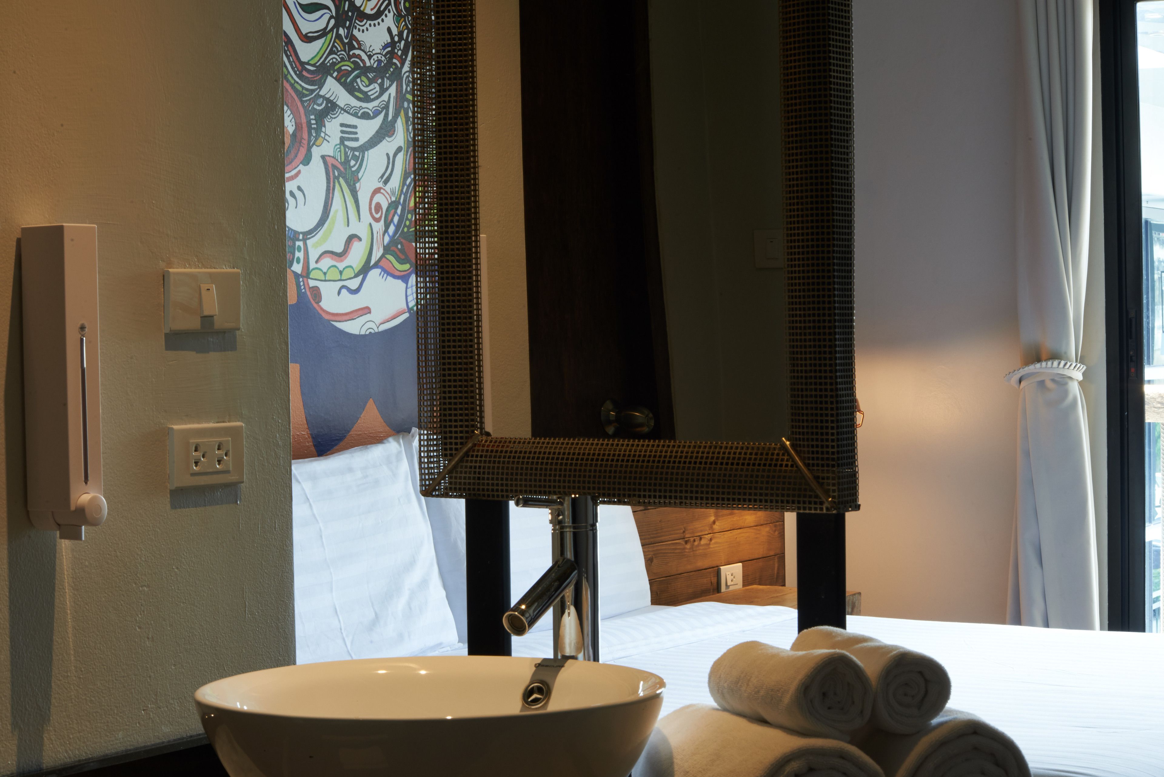 deluxe room, 1 double bed, balcony | bathroom sink