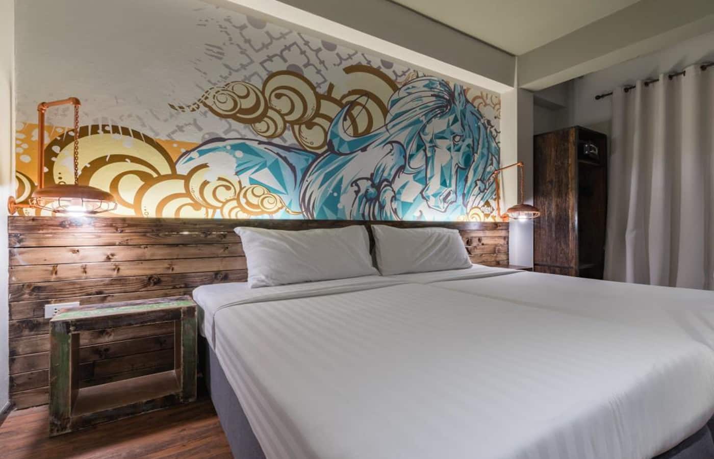Cacha Hotel Standard King — No Window