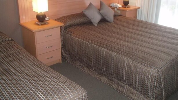 Deluxe Twin Room | Minibar, laptop workspace, iron/ironing board, cribs (surcharge) - Keilor Motor Inn (Keilor)