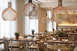 4 restaurants; breakfast, lunch, dinner, and brunch served - JW Marriott Venice Resort & Spa (Venice)