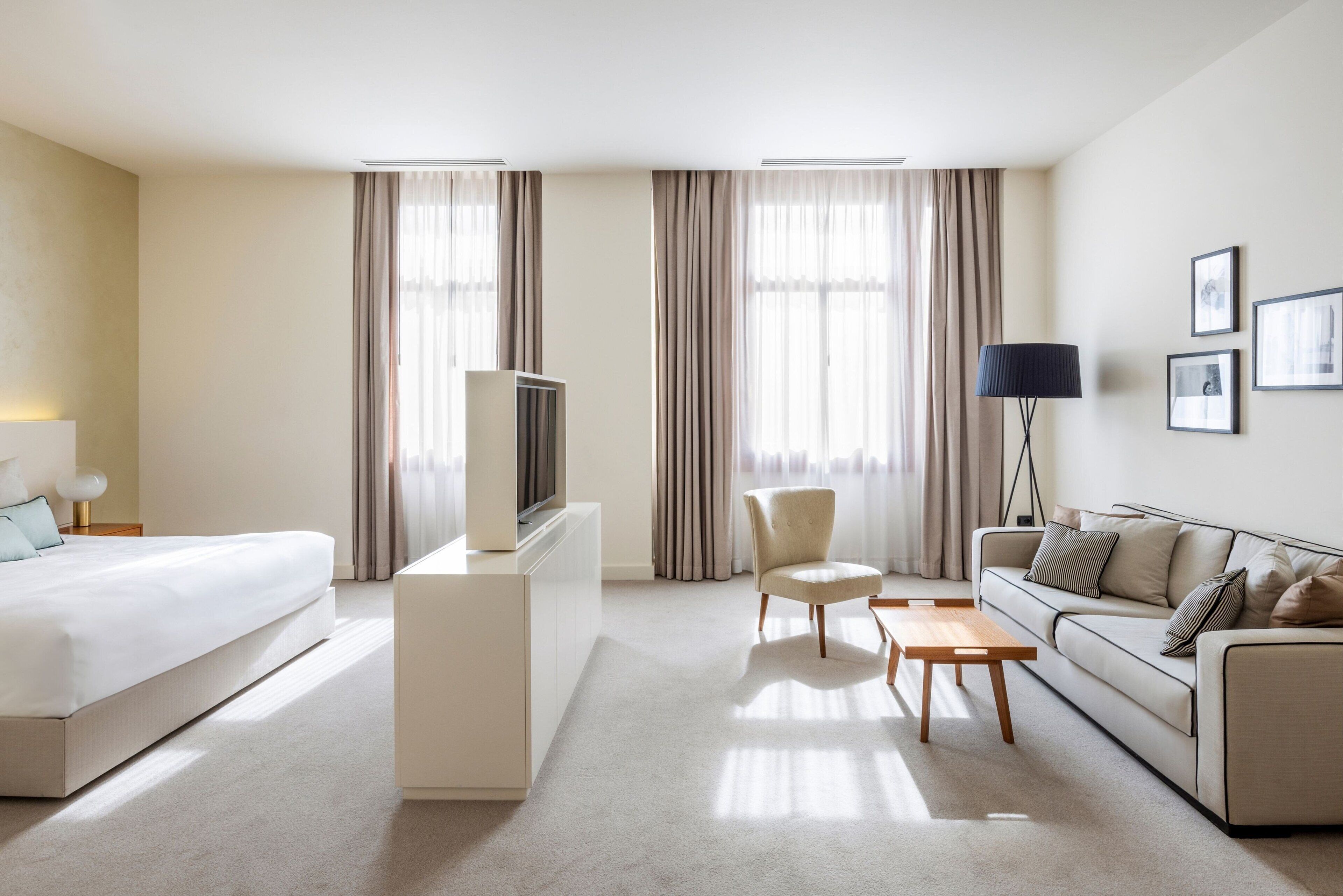 premium room, 1 king bed | 1 bedroom, premium bedding, in-room safe, individually decorated