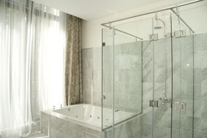 Premium bedding, down comforters, pillowtop beds, minibar - Tango de Mayo Hotel (Buenos Aires)