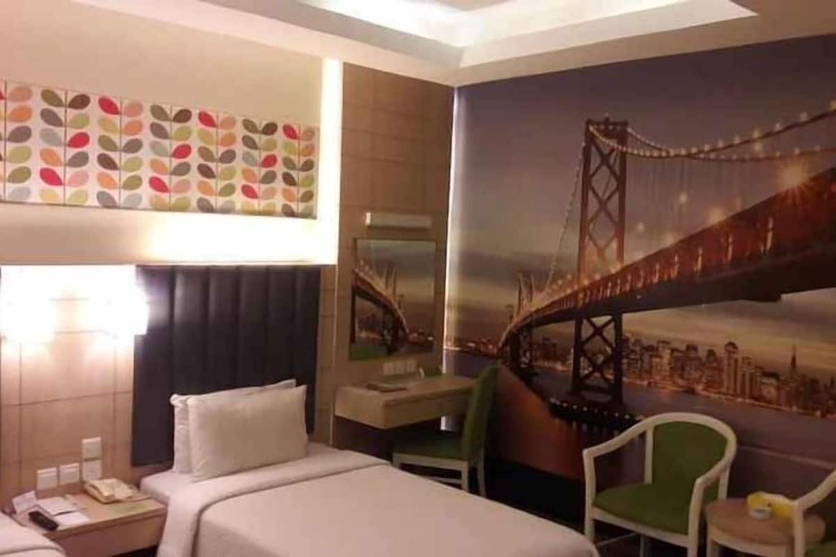 Minibar, in-room safe, blackout curtains, iron/ironing board