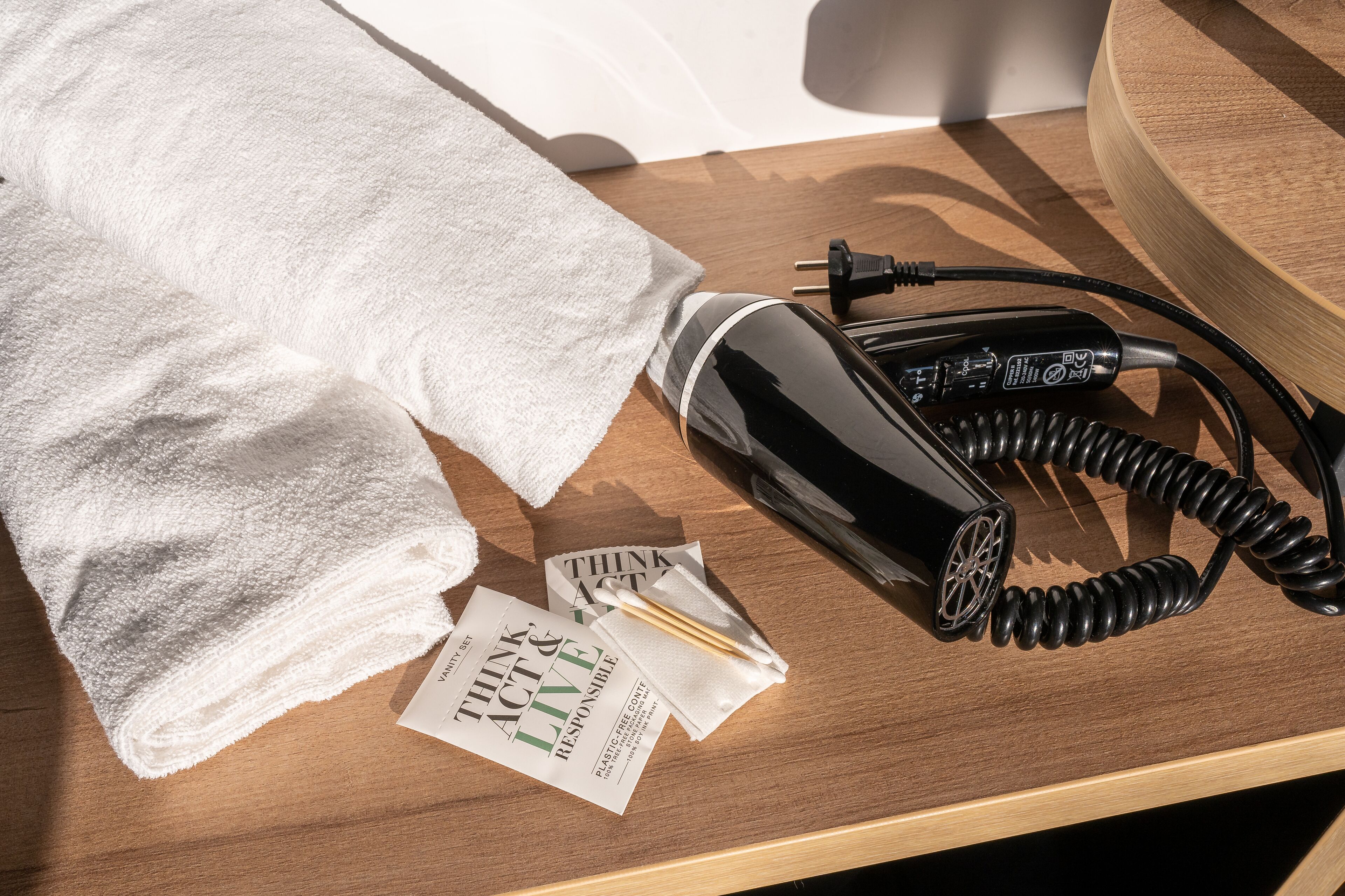 superior double room, non smoking | bathroom amenities | shower, towels, soap, shampoo