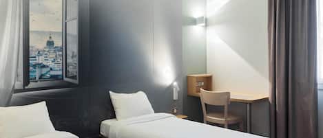Twin Room, Non Smoking | Desk, soundproofing, free WiFi, bed sheets