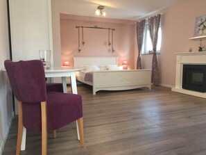 Decoración personalizada, muebles diferentes, insonorización y cunas