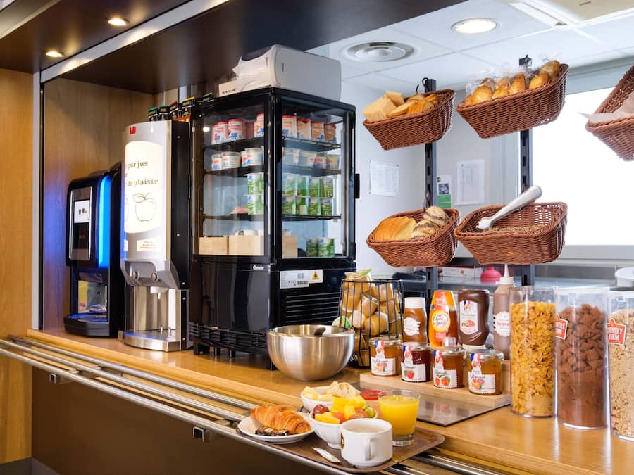 Daily buffet breakfast for a fee