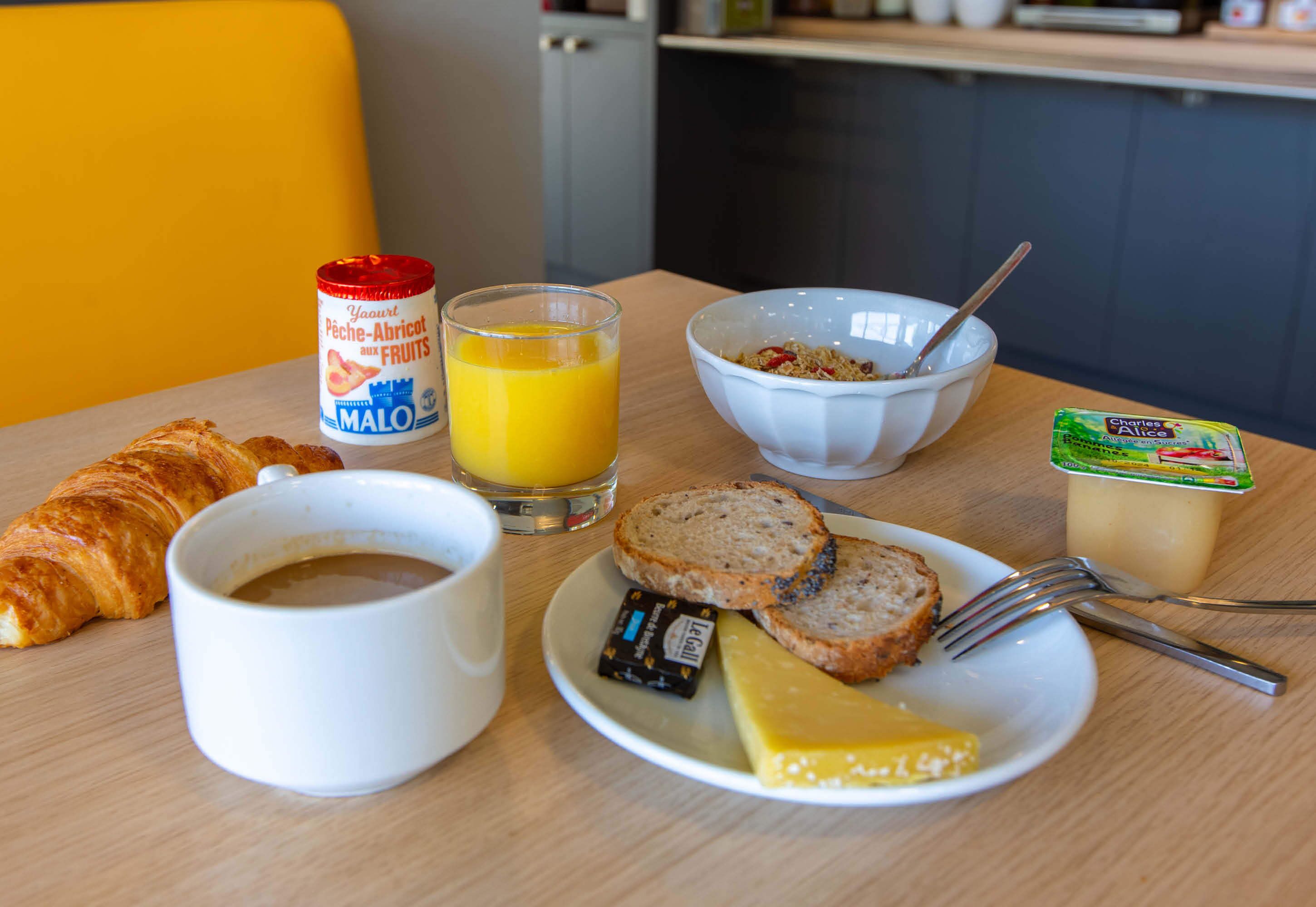 Foto - B&B HOTEL Châteauroux Aéroport